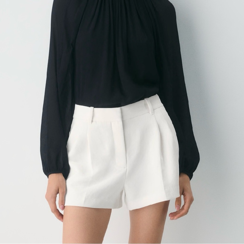 Aritzia Effortless Short Mini Crepette